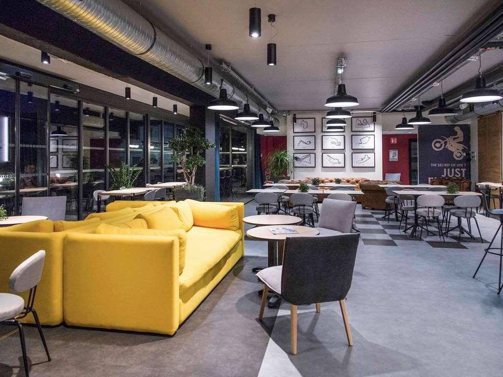 Ibis Styles Bale-Mulhouse Aeroport Hotel Blotzheim Restaurant photo