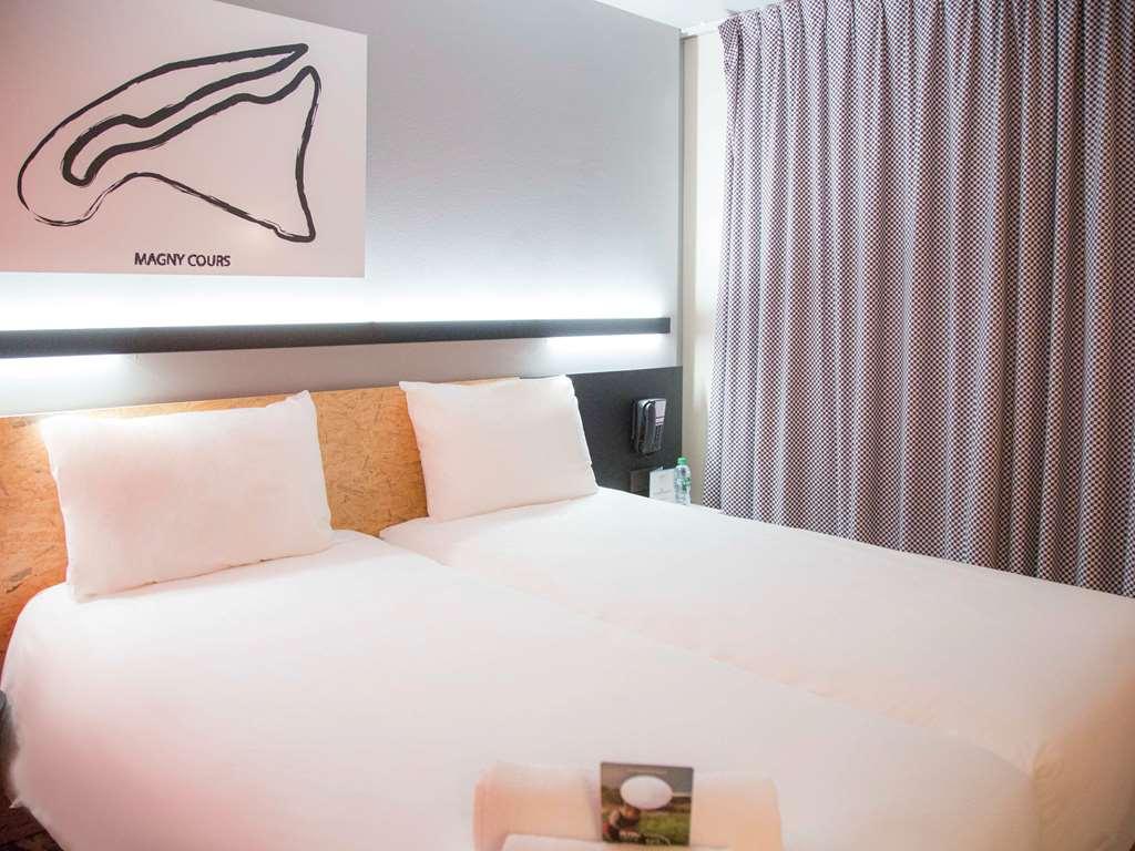Ibis Styles Bale-Mulhouse Aeroport Hotel Blotzheim Room photo