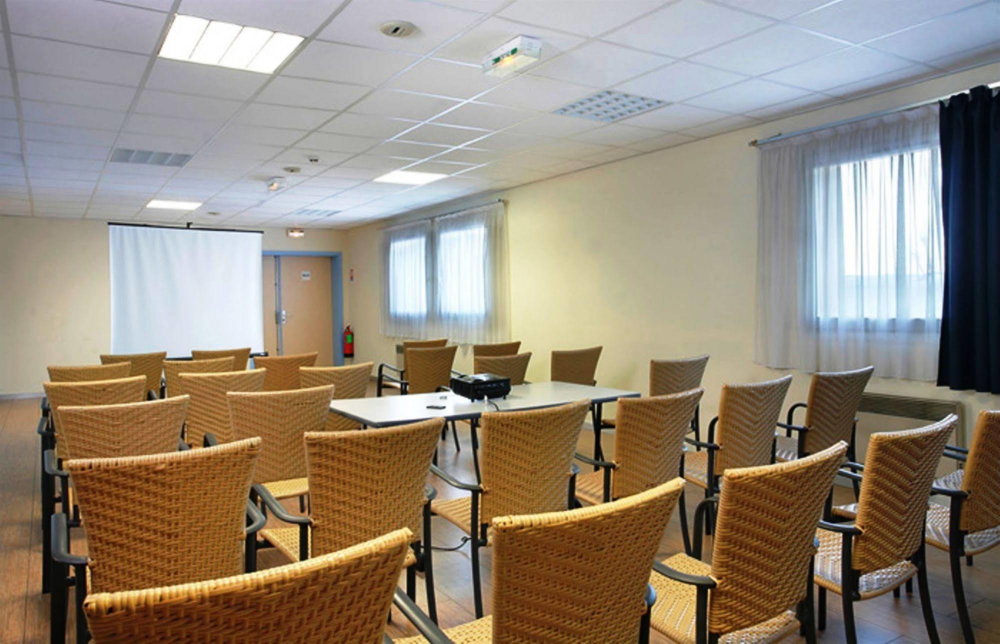 Ibis Styles Bale-Mulhouse Aeroport Hotel Blotzheim Exterior photo